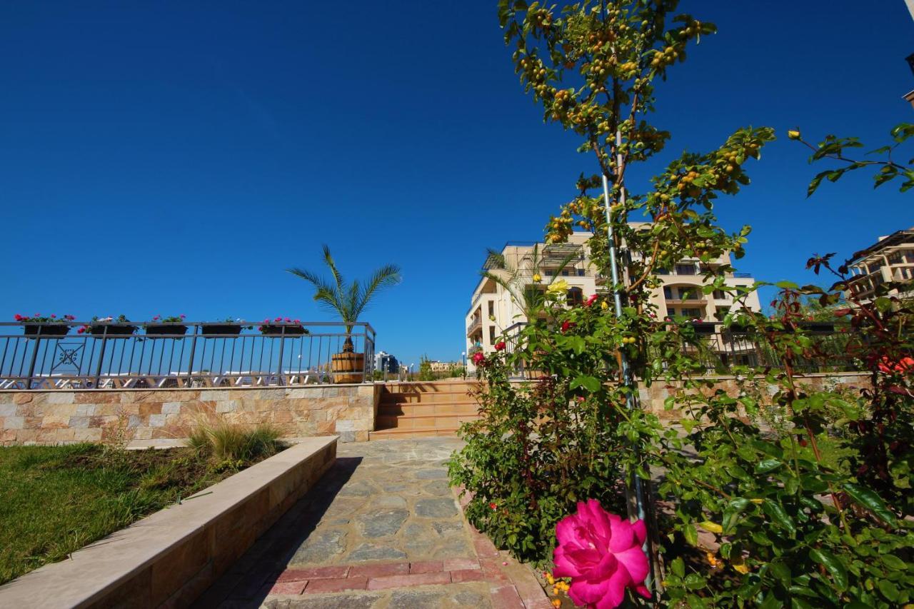 Sorrento - Menada Apartments Sveti Vlas Luaran gambar