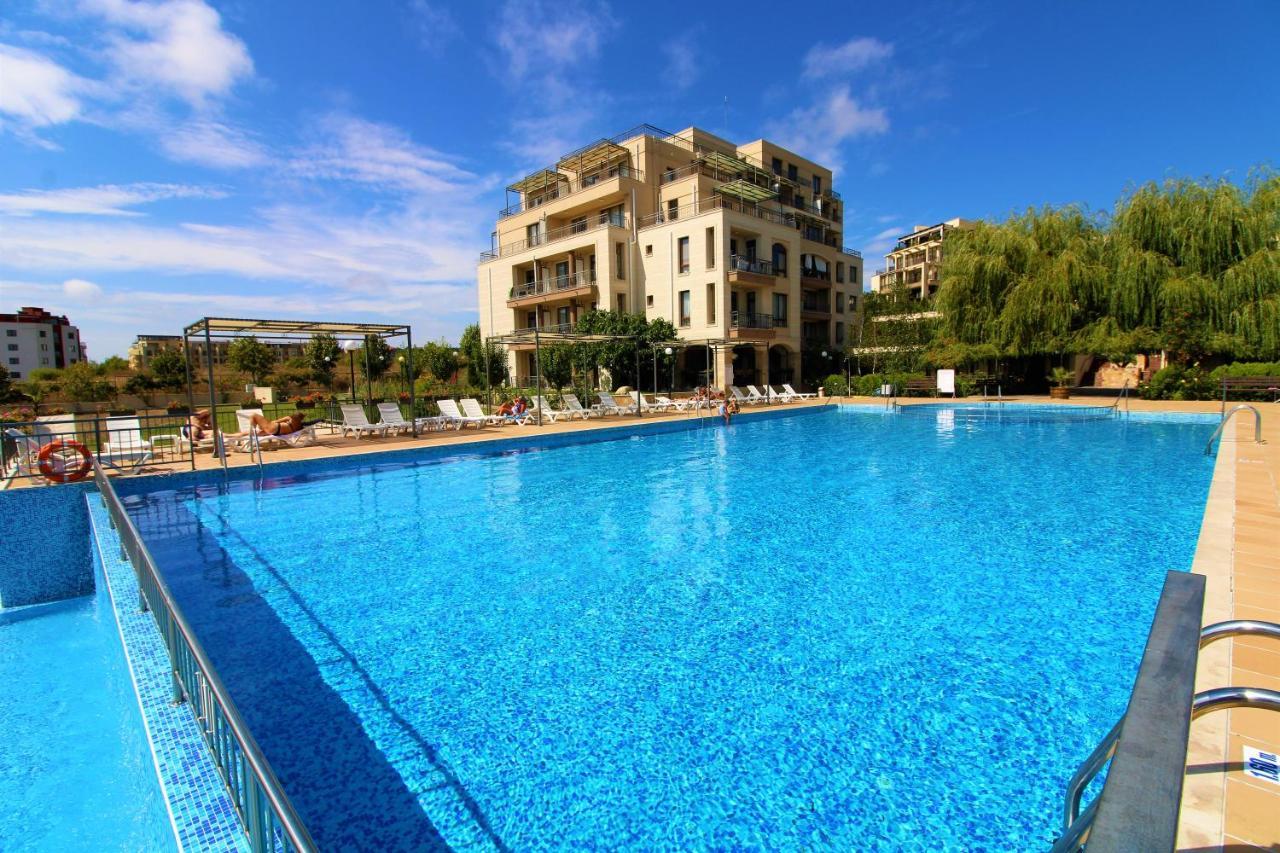 Sorrento - Menada Apartments Sveti Vlas Luaran gambar