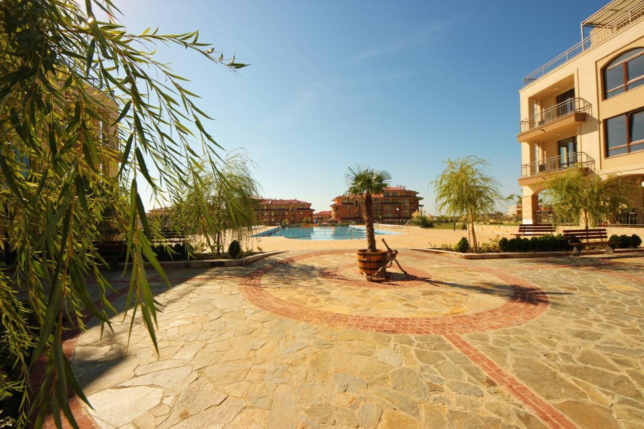 Sorrento - Menada Apartments Sveti Vlas Luaran gambar